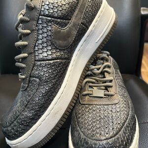 Nike WMNS AIR FORCE 1 UPSTEP PREMIUM Textured Sneakers Size 10